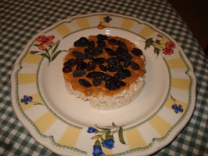 Rice Cake with Peanut Butter and Raisins